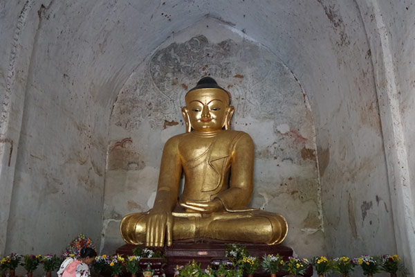 ゴドーパリィン寺院 仏像
