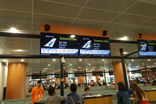ヤンゴン国際空港　チェックイン