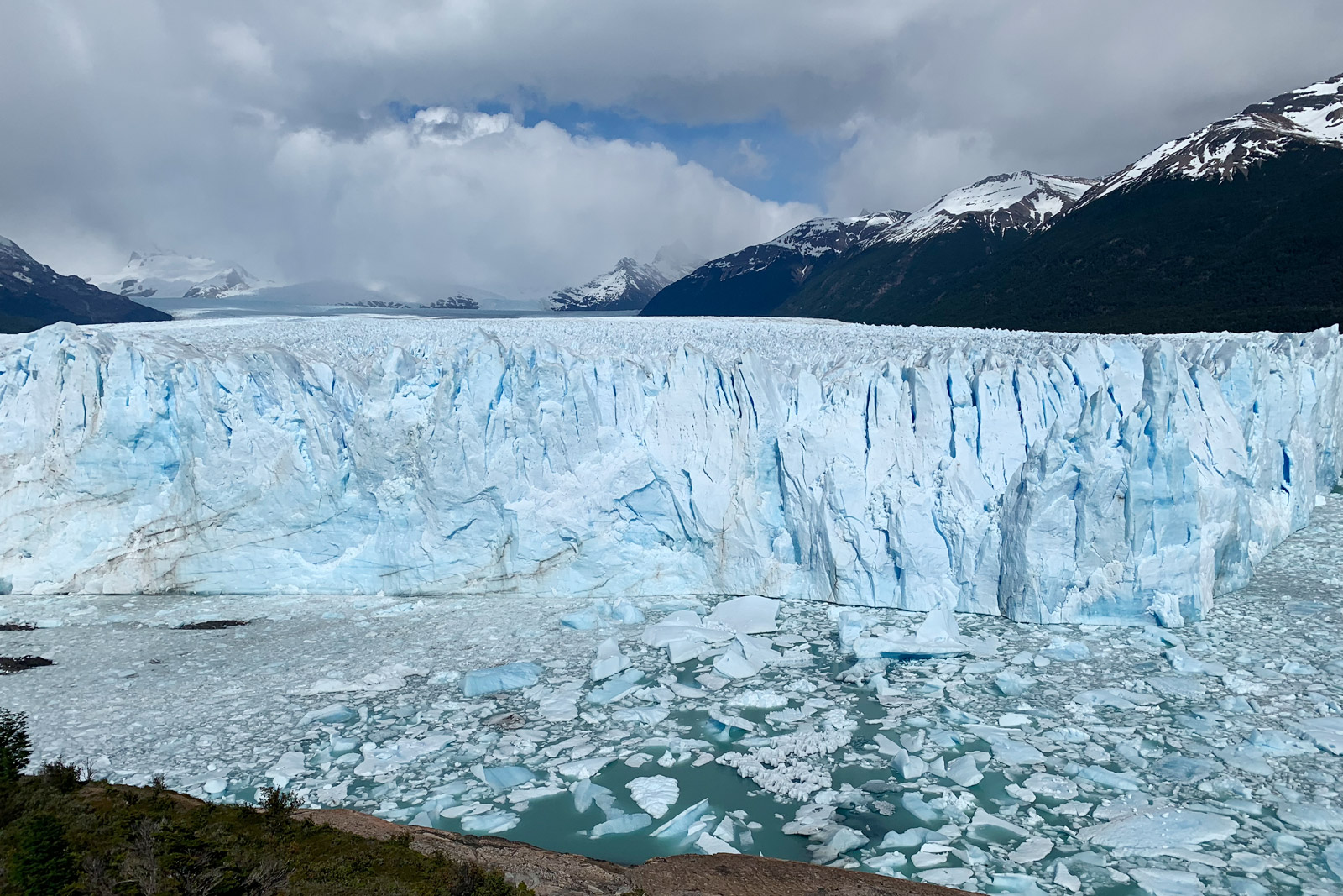 氷河の先端　一番高さがある場所