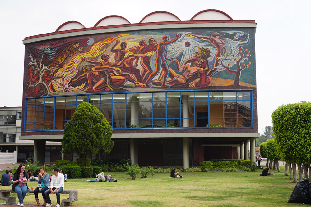 チャベスモラドの壁画　エネルギーの征服