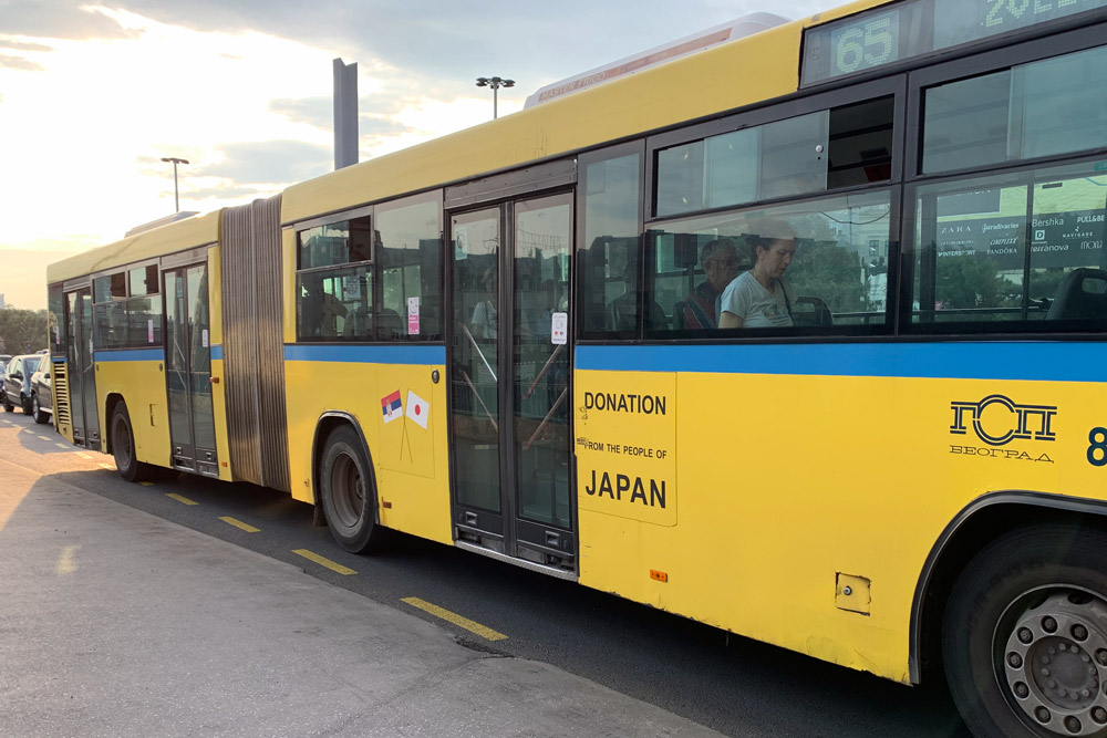 日本援助のバス